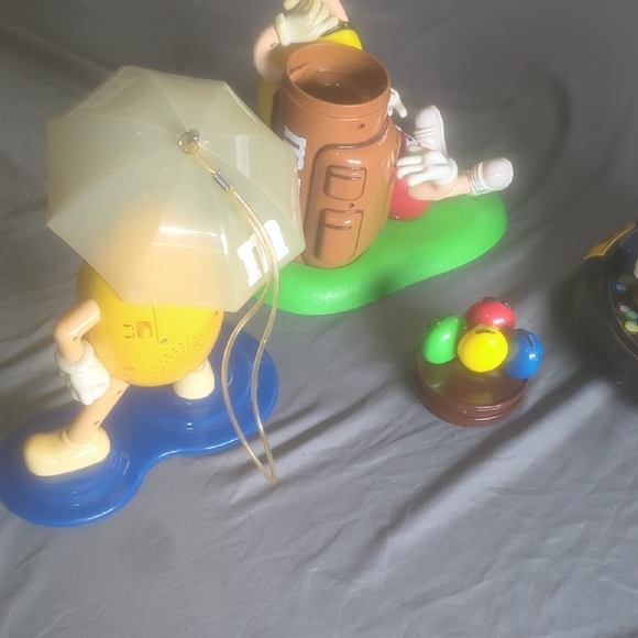 M&M'S Vibrant Character Playset with Phone - Picture 7 of 7